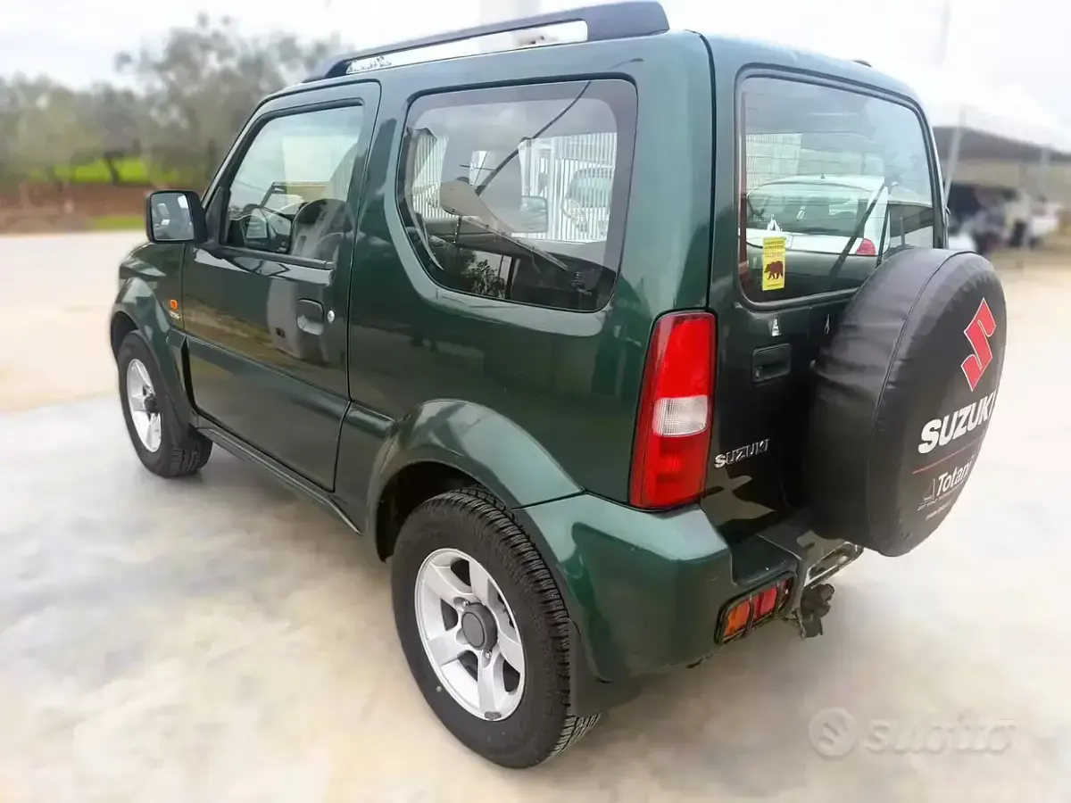 Second-hand Suzuki Jimny 86 CP (63 kW) 2007 Verde SUV