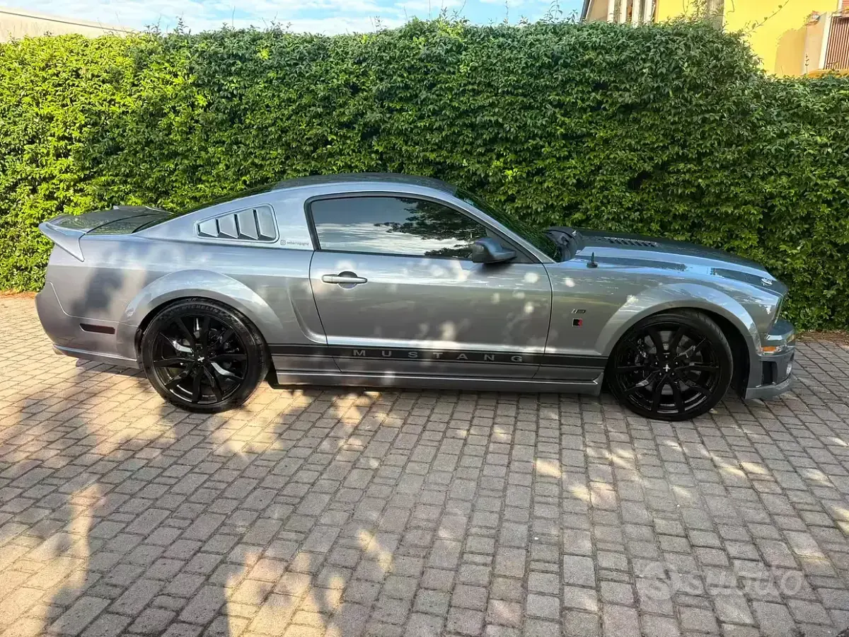 Usata Ford Mustang GT 2006 Grigio Berlina