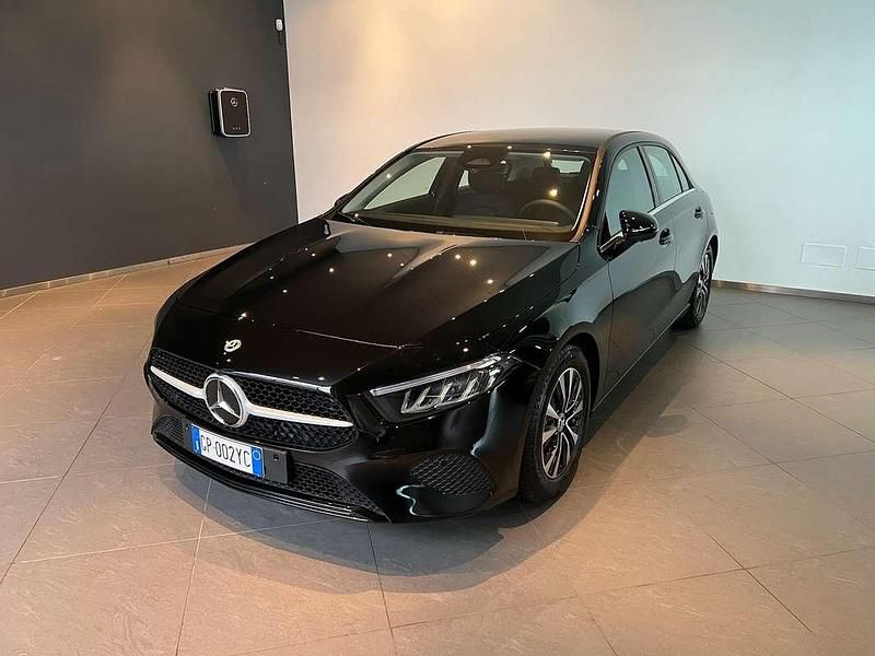 Usata Mercedes A180 Advanced 116 CV (85 kW) 2023 Nero Berlina