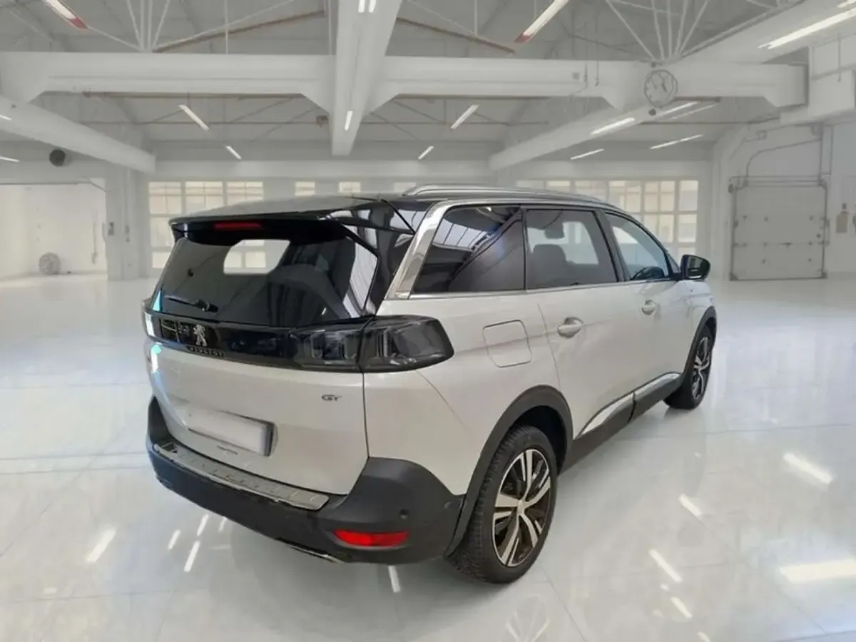 Usata Peugeot 5008 GT 131 CV (96 kW) 2022 Bianco SUV