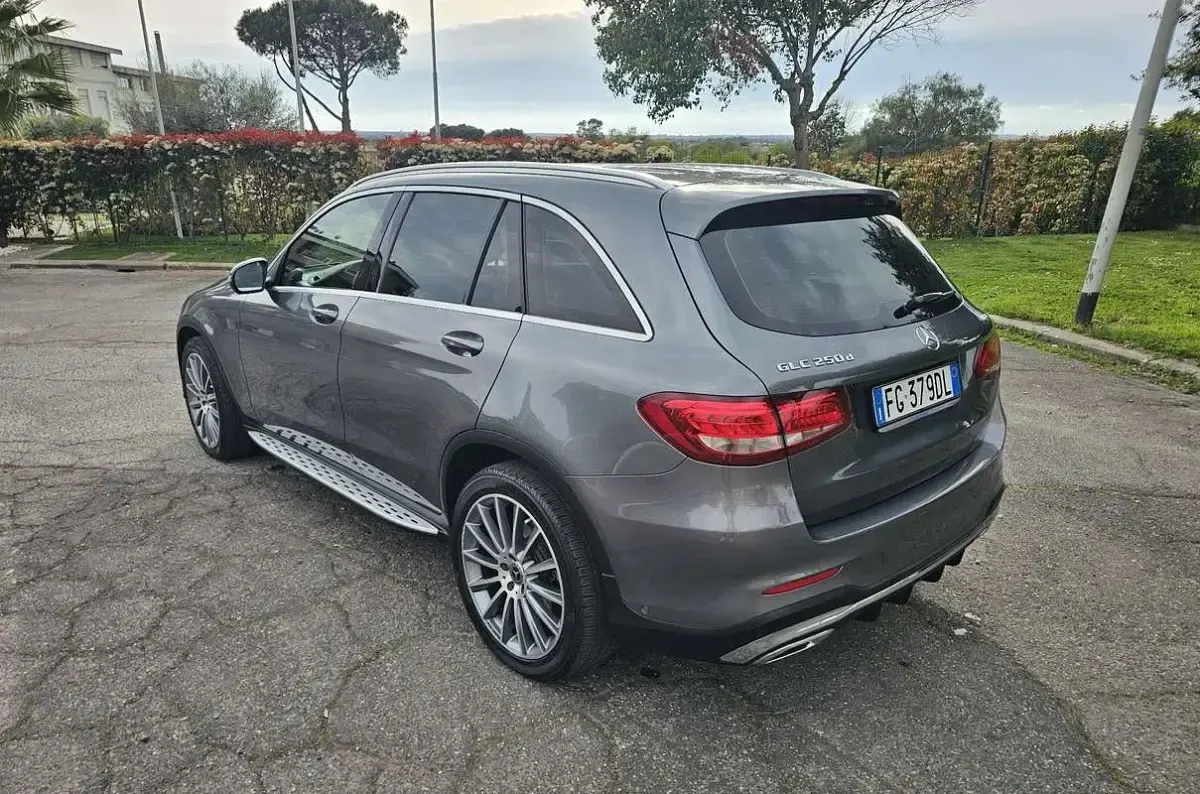 Usata Mercedes GLC250 204 CV (150 kW) 2016 SUV