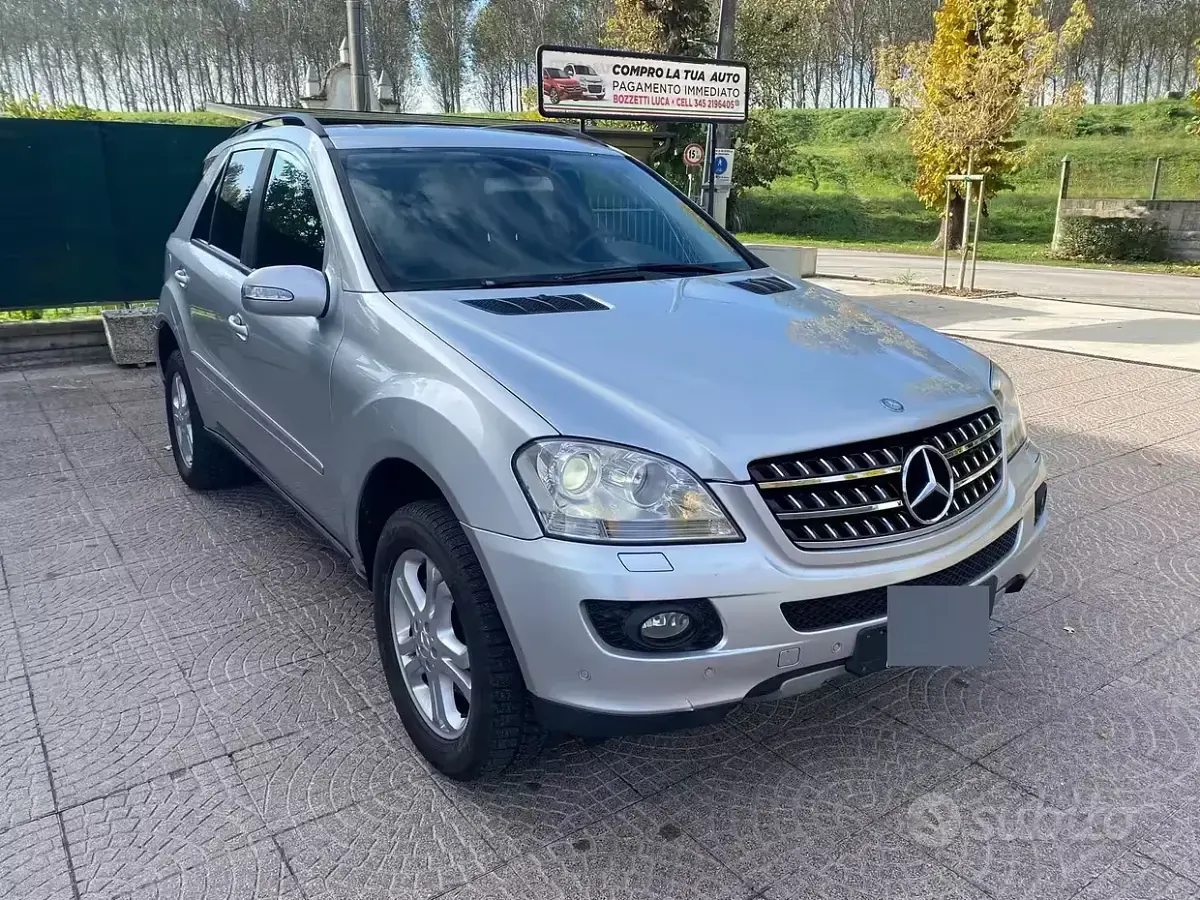 Usata Mercedes ML280 190 CV (139 kW) 2006 Grigio SUV