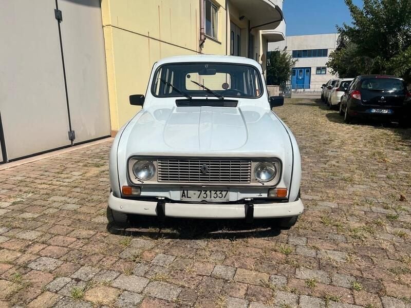 Usata Renault R4 34 CV (25 kW) 1992 Bianco Berlina