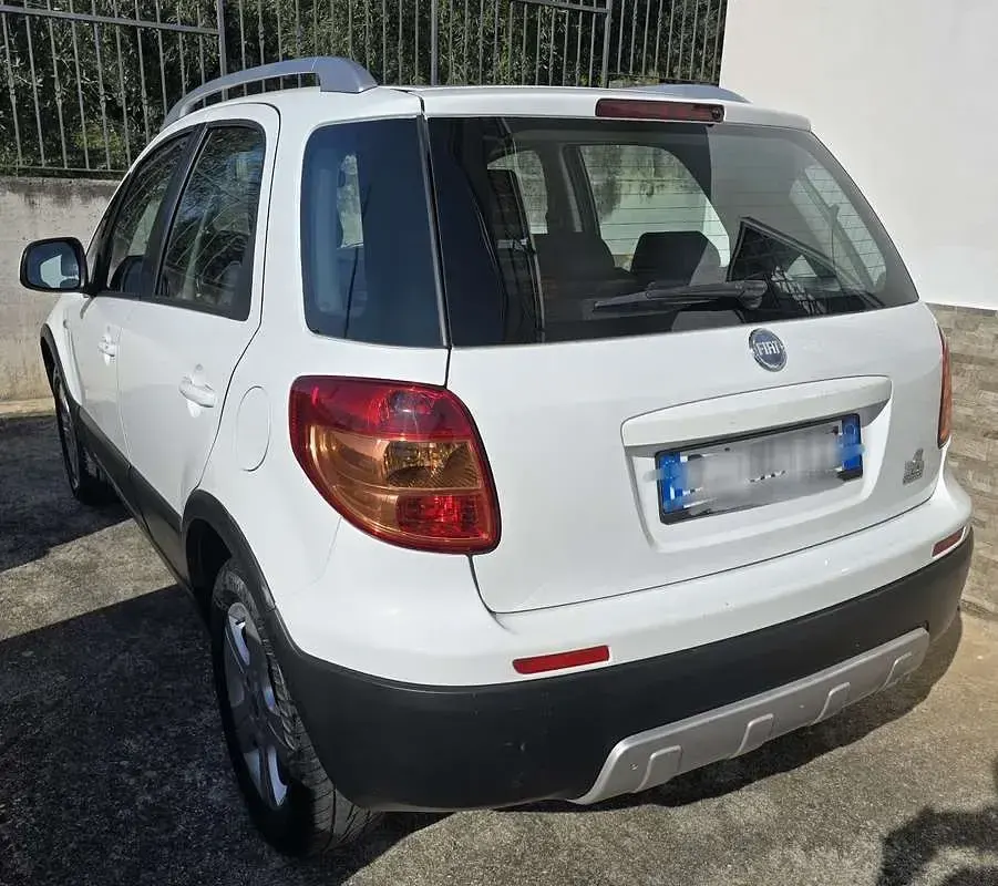 Usata Fiat Sedici Dynamic 120 CV (88 kW) 2007 Bianco SUV