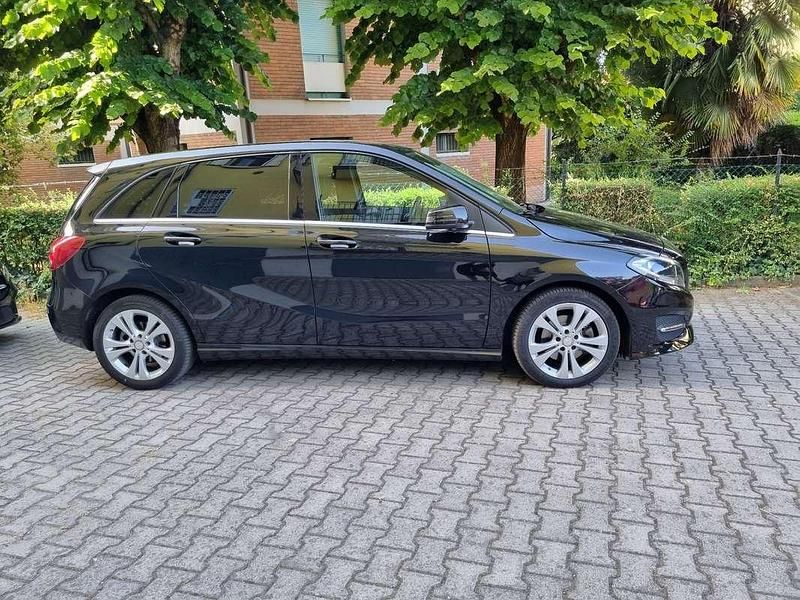 Usata Mercedes B200 Edition 136 CV (100 kW) 2017 Monovolume
