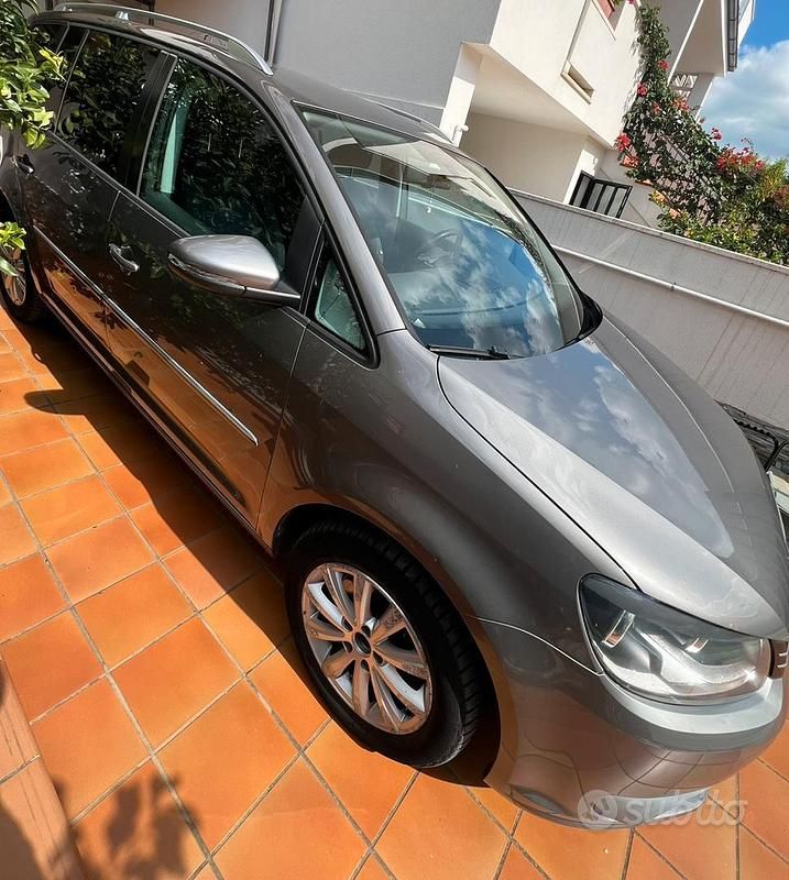 Usata VW Touran 150 CV (110 kW) 2012 Grigio Monovolume