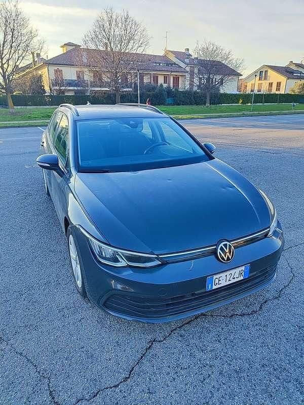 Brugt VW Golf VIII Life 131 HK (96 kW) 2021 Grå Stationcar