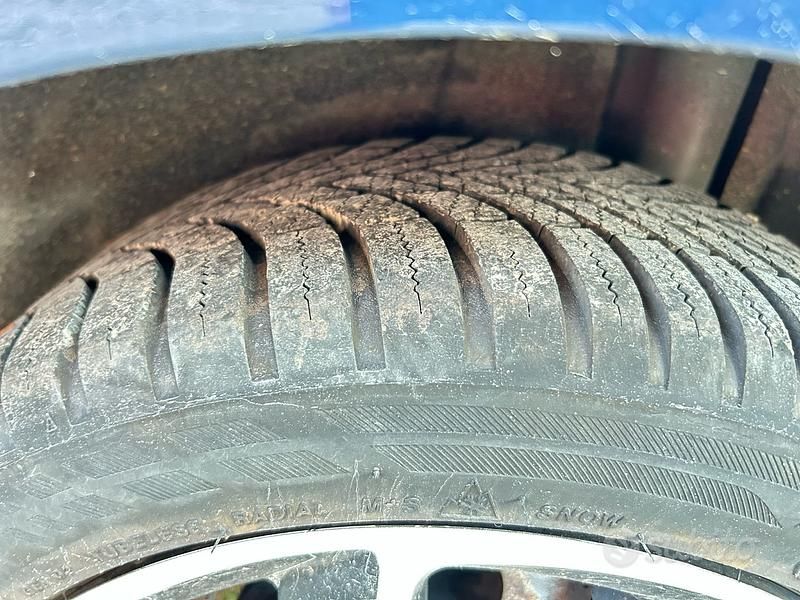 Usata Ford Fiesta 75 CV (55 kW) 2013 Blu Utilitaria