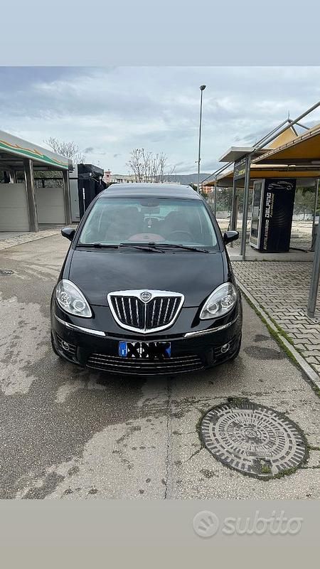 Usata Lancia Musa 90 CV (66 kW) 2009 Nero Monovolume