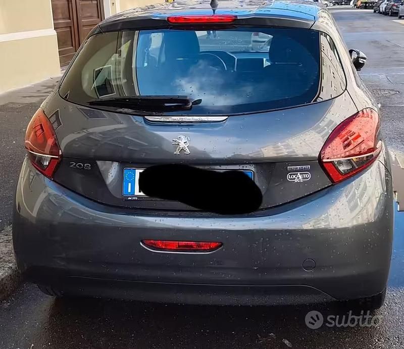 Usata Peugeot 208 Allure 102 CV (75 kW) 2015 Grigio Utilitaria
