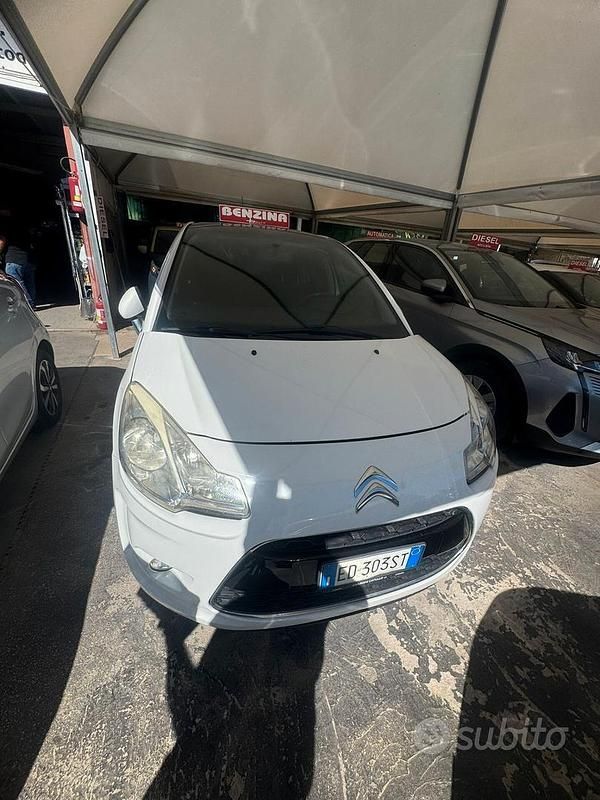 Bianco Usata 2010 Citroën C3 Exclusive Due volumi | 4500 € (Buon prezzo) - Immagine 1/4