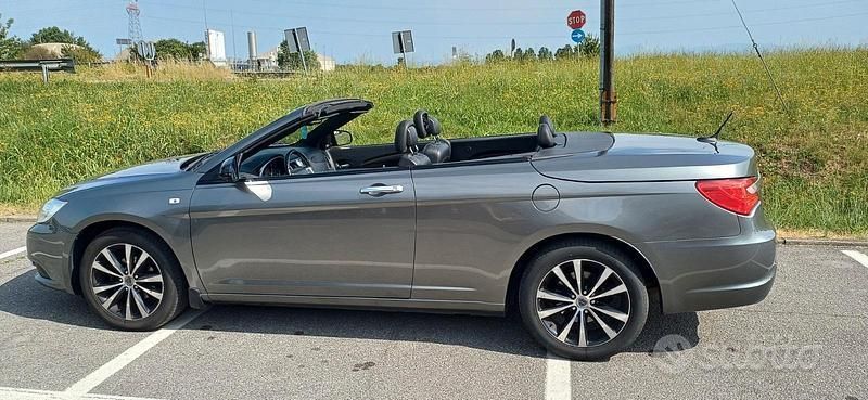 Käytetty Lancia Flavia 170 HP (125 kW) 2014 Harmaa Avoauto
