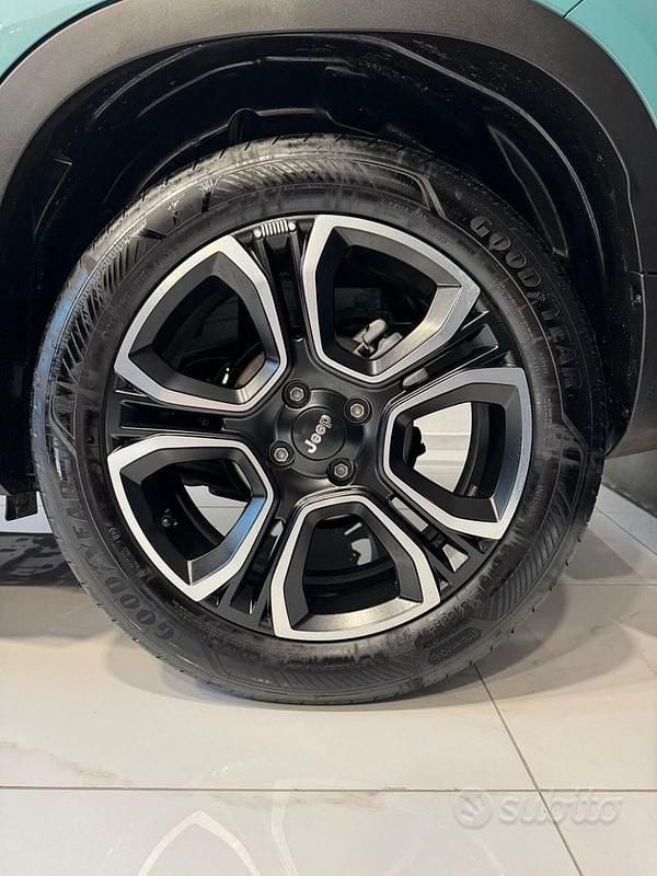 Usata Jeep Avenger Summit 100 CV (73 kW) 2024 Verde SUV