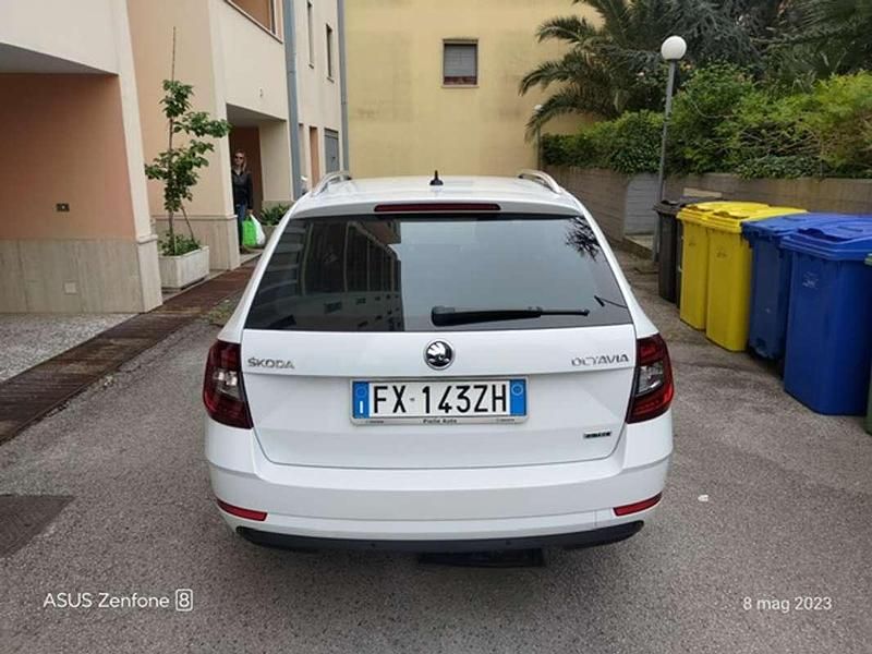 Usata Skoda Octavia G-TEC Ambition 131 CV (96 kW) 2019 Bianco Station wagon