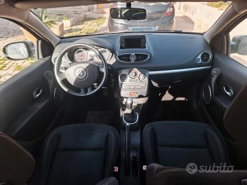 Usata Renault Clio II 75 CV (55 kW) 2011 Nero Utilitaria