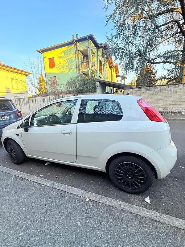 Usata Fiat Punto 75 CV (55 kW) 2014 Bianco Utilitaria