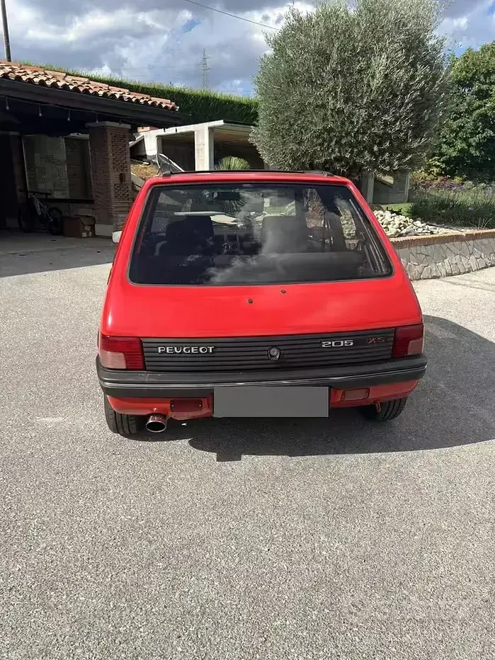 Usata Peugeot 205 83 CV (61 kW) 1992 Rosso Berlina