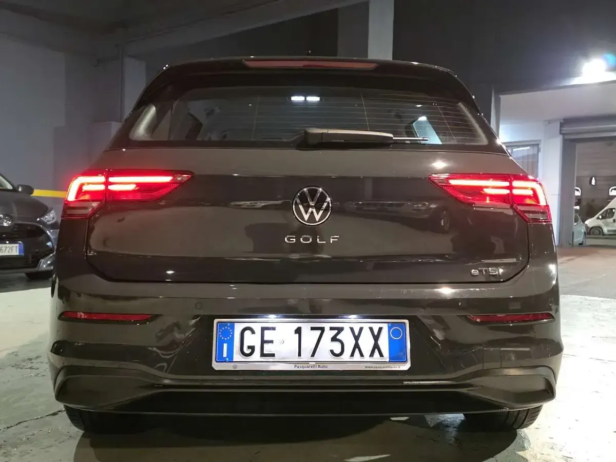 Usata VW Golf VIII 110 CV (80 kW) 2021 Grigio Berlina