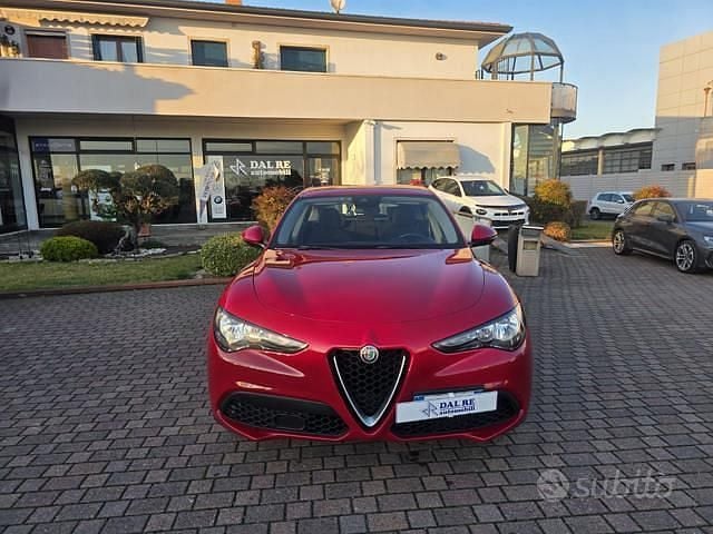 Usata Alfa Romeo Stelvio Business 160 CV (117 kW) 2020 Rosso SUV