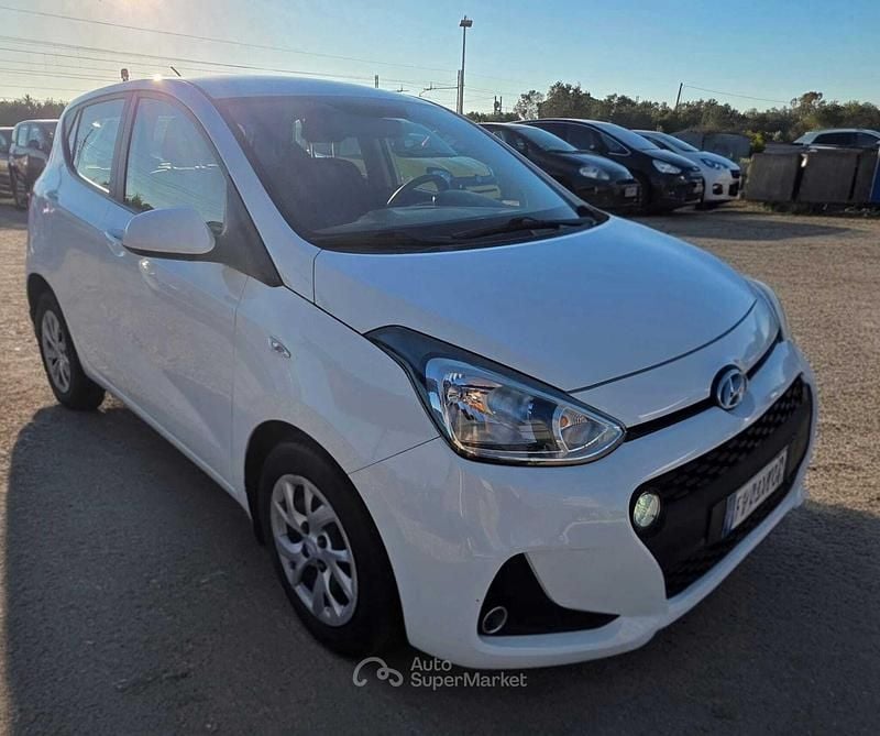 Begagnad Hyundai i10 65 HK (47 kW) 2017 Vit Halvkombi