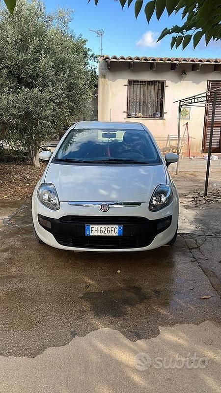 Usata Fiat Punto Evo 65 CV (47 kW) 2011 Bianco Utilitaria