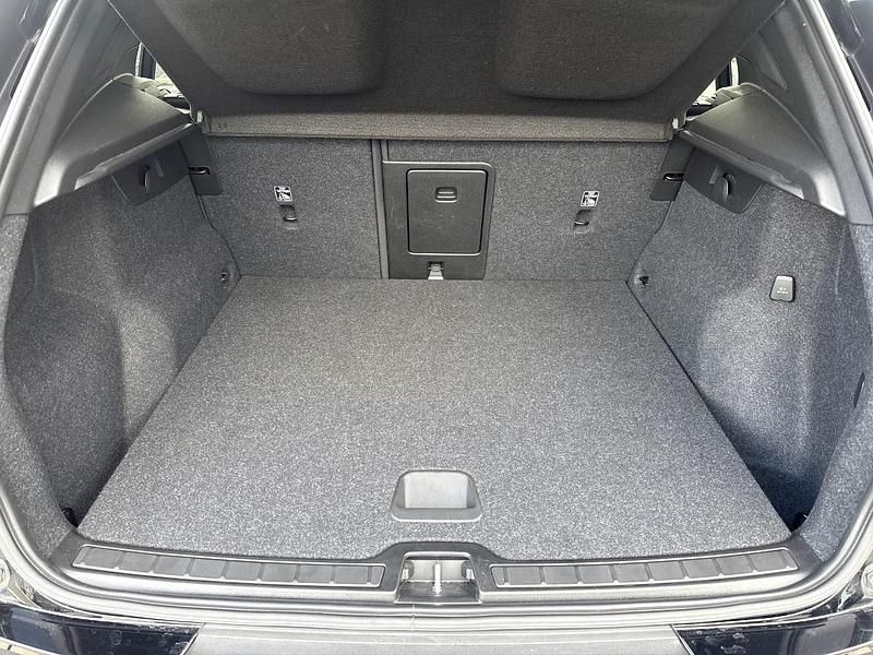 Usata Volvo XC40 R-Design 163 CV (119 kW) 2022 Nero SUV