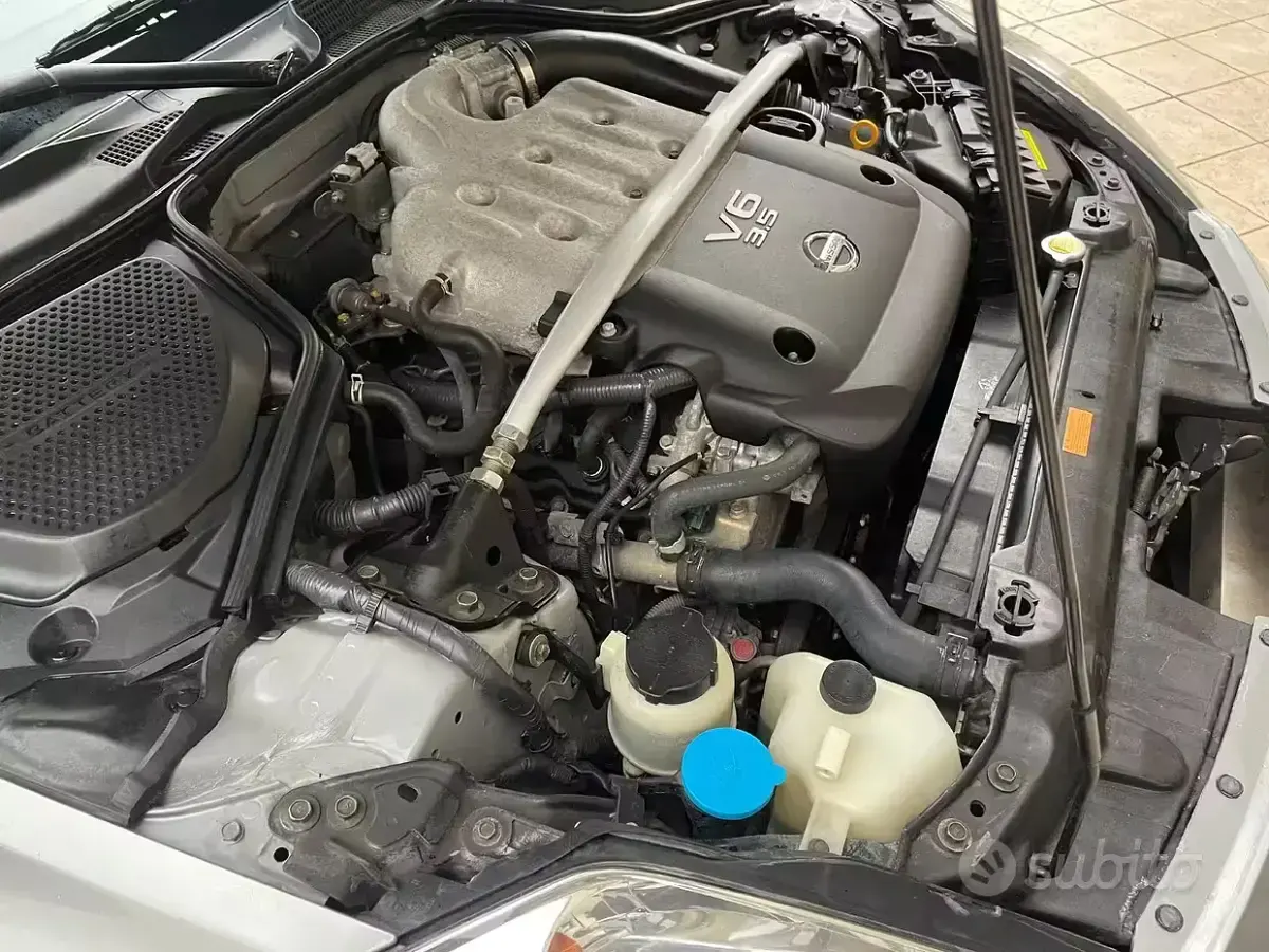 Usata Nissan 350Z 313 CV (230 kW) 2026 Grigio Cabrio