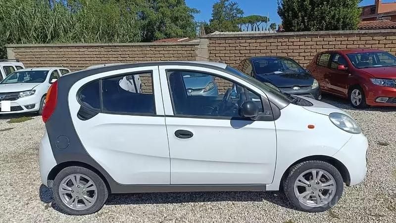 Usata DR Zero 69 CV (50 kW) 2015 Bianco Utilitaria