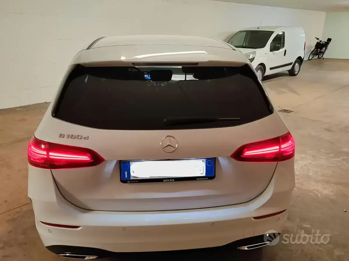 Usata Mercedes B180 AMG line 116 CV (85 kW) 2023 Bianco Utilitaria