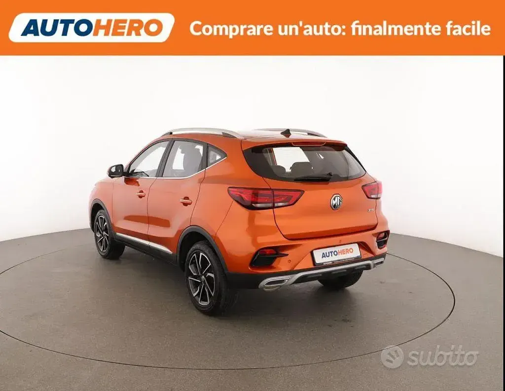 Usata MG ZS Luxury 106 CV (77 kW) 2024 Arancio SUV