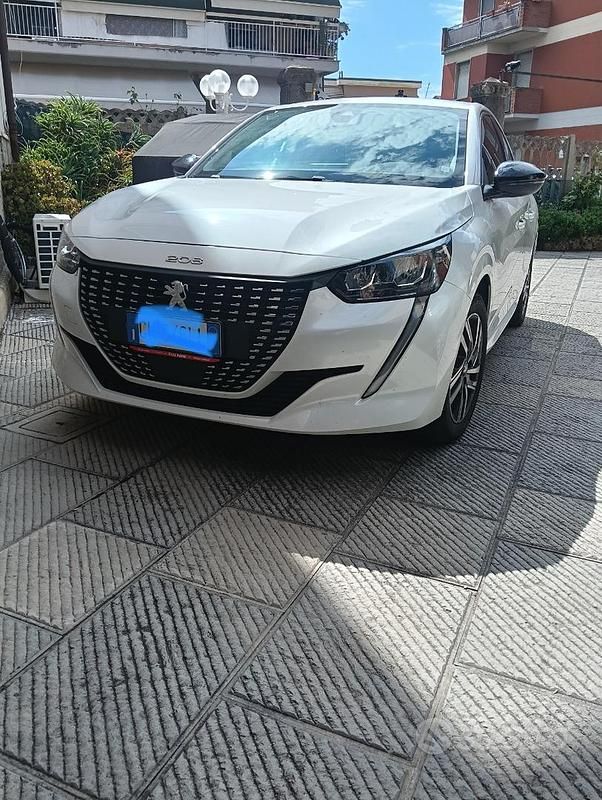 Usata Peugeot 208 Allure 101 CV (74 kW) 2022 Bianco Utilitaria