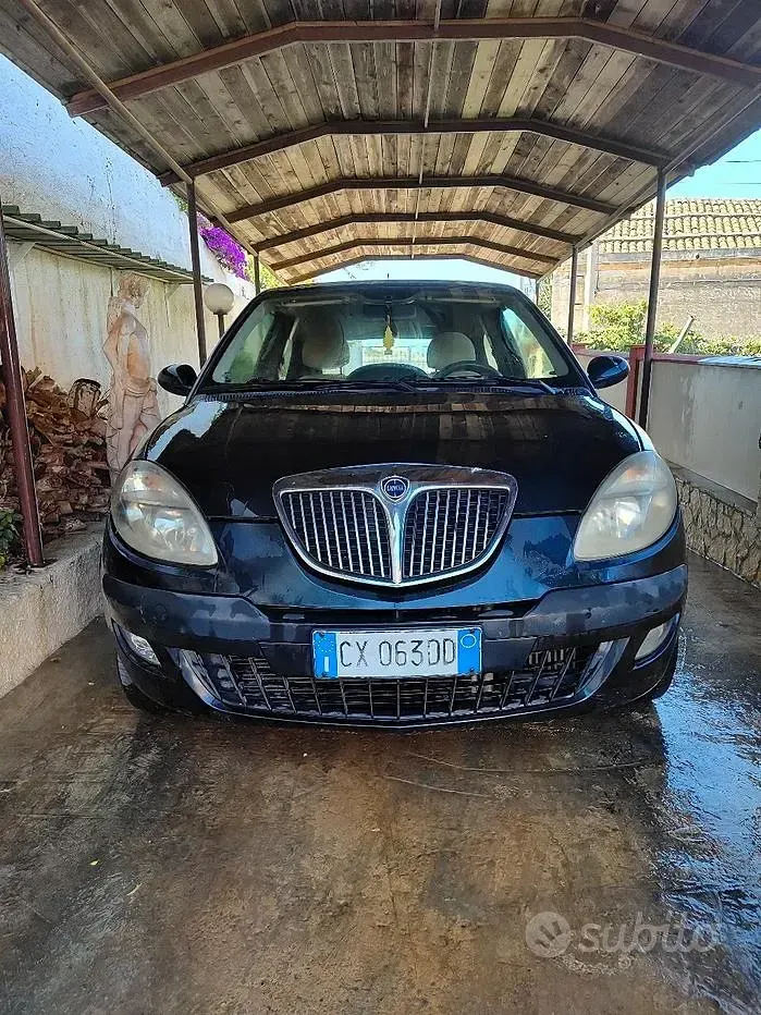 Usata Lancia Ypsilon 69 CV (50 kW) 2005 Nero Utilitaria