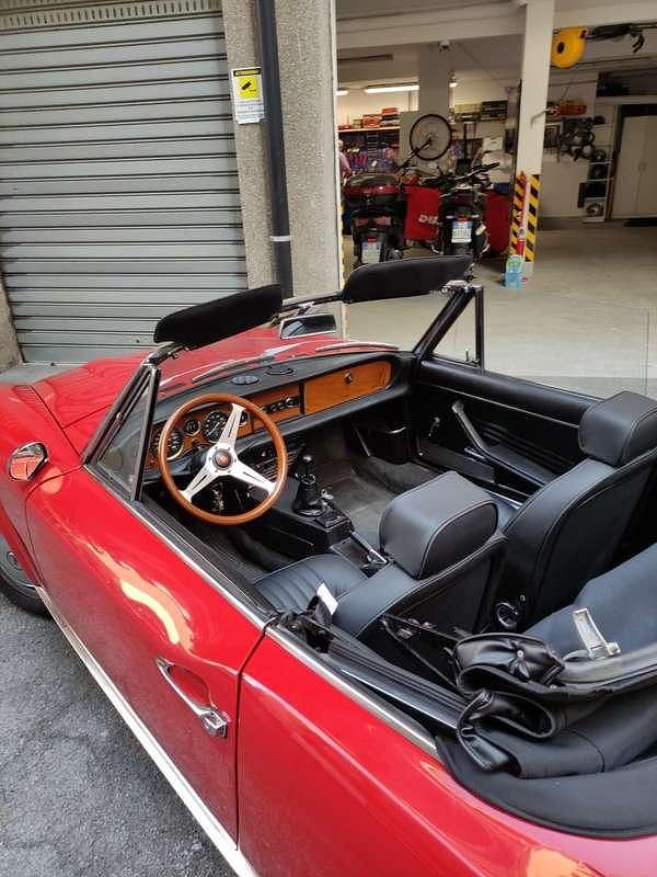 Usata Fiat 124 Spider 90 CV (66 kW) 1969 Rosso Cabrio