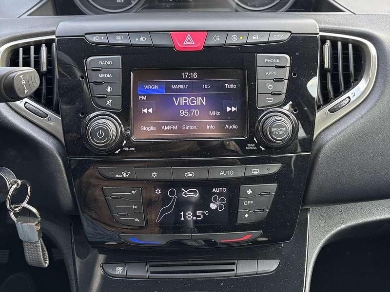 Usata Lancia Ypsilon Gold 95 CV (69 kW) 2016 Beige Utilitaria