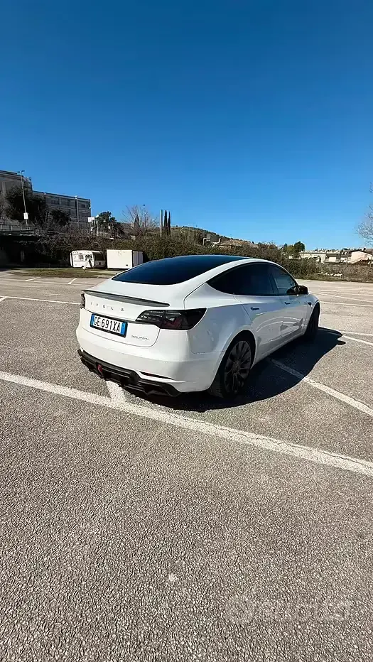 Usata Tesla Model 3 Performance 155 kW (211 CV) 2021 Bianco Berlina