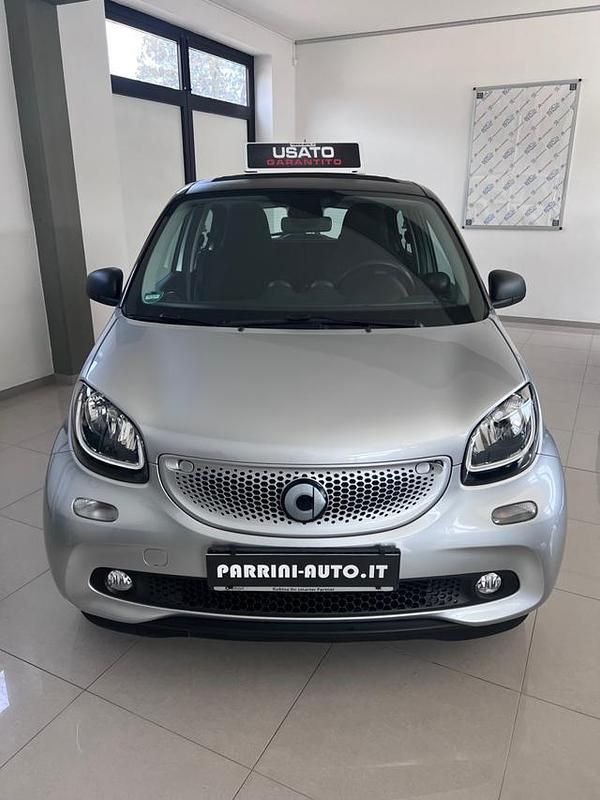 Usata Smart ForFour Passion 90 CV (66 kW) 2017 Grigio Utilitaria