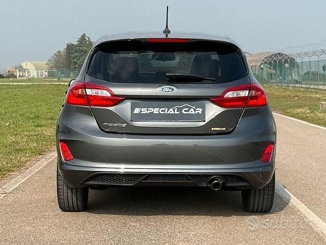 Usata Ford Fiesta ST-Line 125 CV (91 kW) 2018 Grigio Utilitaria