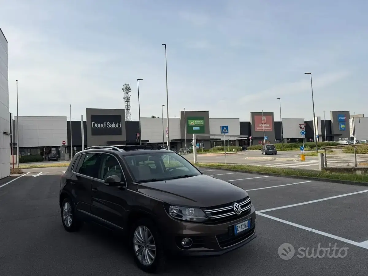 Usata VW Tiguan 140 CV (102 kW) 2012 Giallo SUV