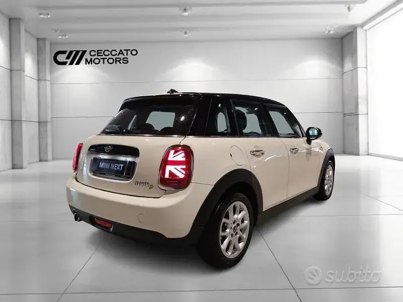 Usata Mini Cooper D 116 CV (85 kW) 2018 Bianco Utilitaria