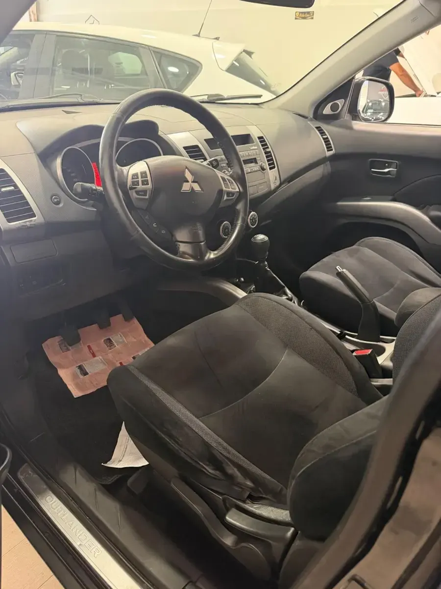 Usata Mitsubishi Outlander Instyle 140 CV (102 kW) 2008 Nero SUV