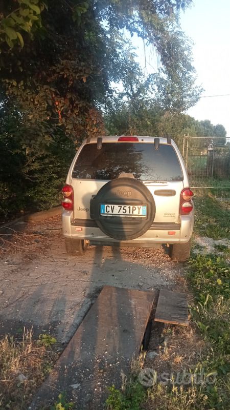 Usata Jeep Cherokee 1996 Grigio SUV