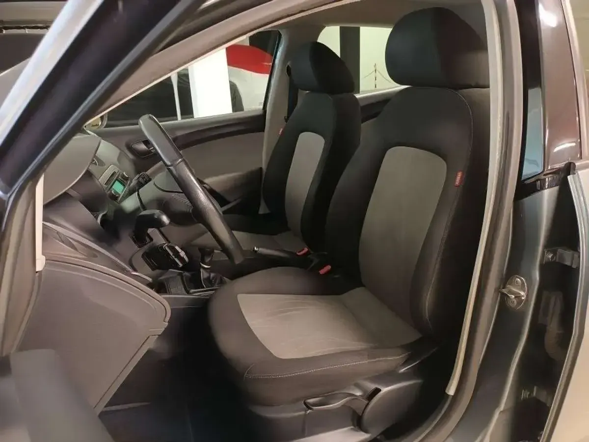Usata Seat Ibiza Style 75 CV (55 kW) 2013 Grigio pirenei (lx7r) Berlina