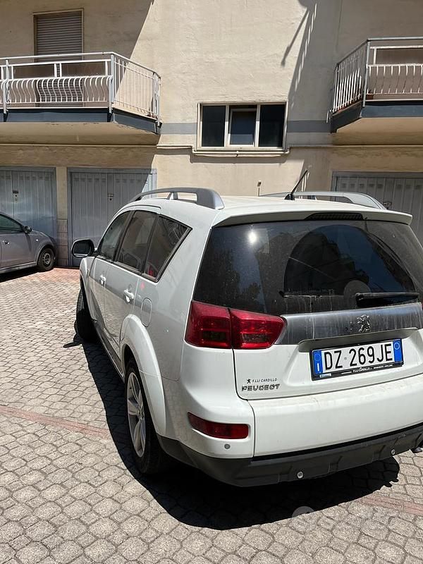Usata 2009 Peugeot 4007 SUV | 6999 € (Ottimo prezzo) - Immagine 1/4