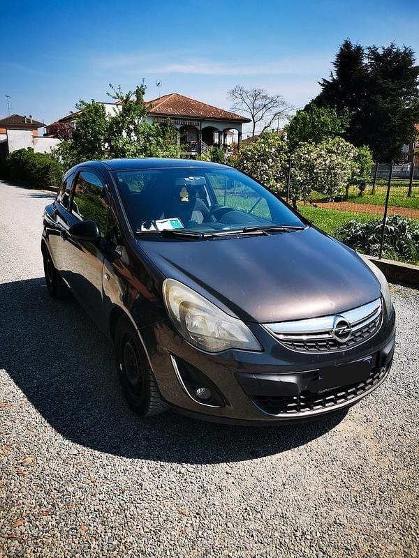 Usata Opel Corsa 75 CV (55 kW) 2014 Grigio Utilitaria