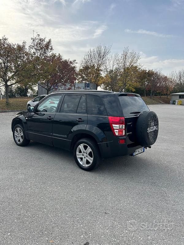 Usata Suzuki Grand Vitara 129 CV (94 kW) 2008 Nero Berlina