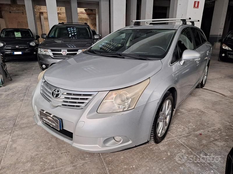 Usata Toyota Avensis Executive 126 CV (92 kW) 2010 Grigio Station wagon