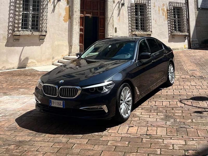 Usata BMW 520 Luxury Line 190 CV (139 kW) 2018 Grigio Berlina