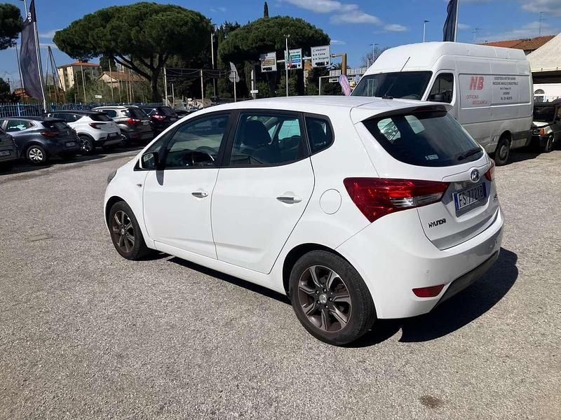 Usata Hyundai ix20 Comfort 124 CV (91 kW) 2019 Bianco Utilitaria