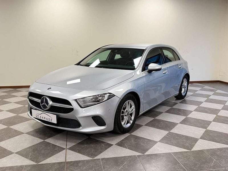 Usata Mercedes A200 Business 163 CV (119 kW) 2018 Argento Berlina