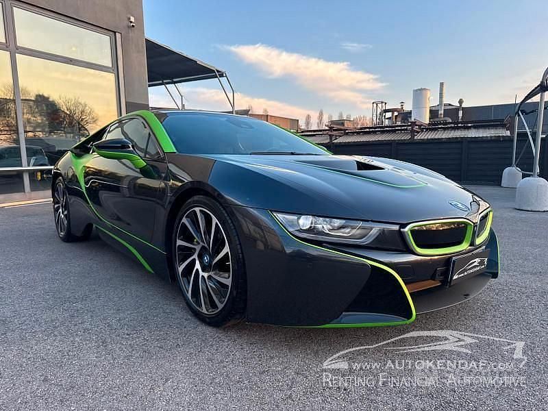 Usata BMW i8 Efficient Dynamics 231 CV (169 kW) 2015 Grigio Coupé